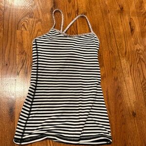 Lululemon size 4 tank